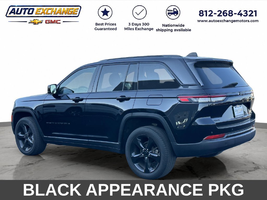 Used 2023 Jeep Grand Cherokee Limited w/ Black Appearance Package AWD/4WD image 5