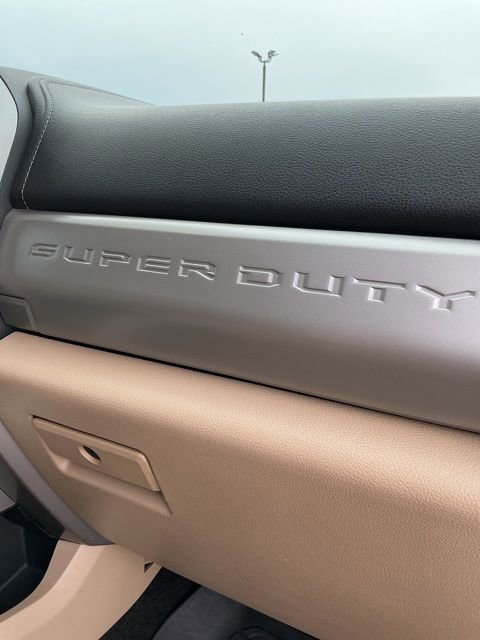 Used 2017 Ford F250 Lariat w/ Chrome Package image 14