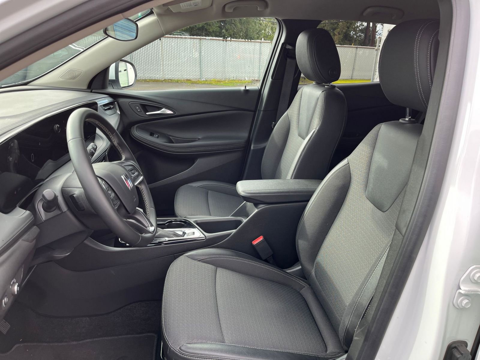 Used 2025 Buick Encore GX Preferred image 36