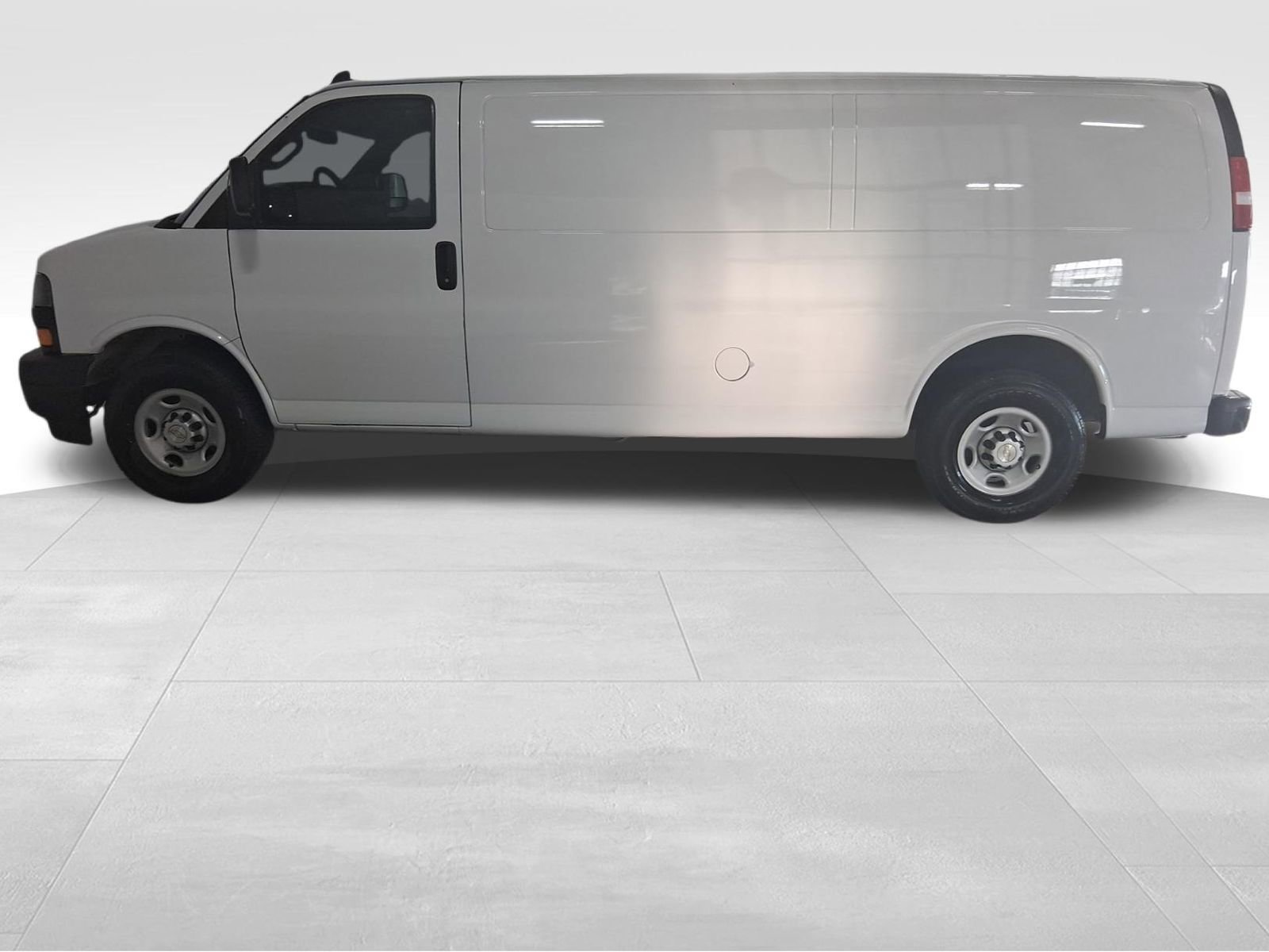 Used 2020 Chevrolet Express 2500 Extended w/ Driver Convenience Package image 9