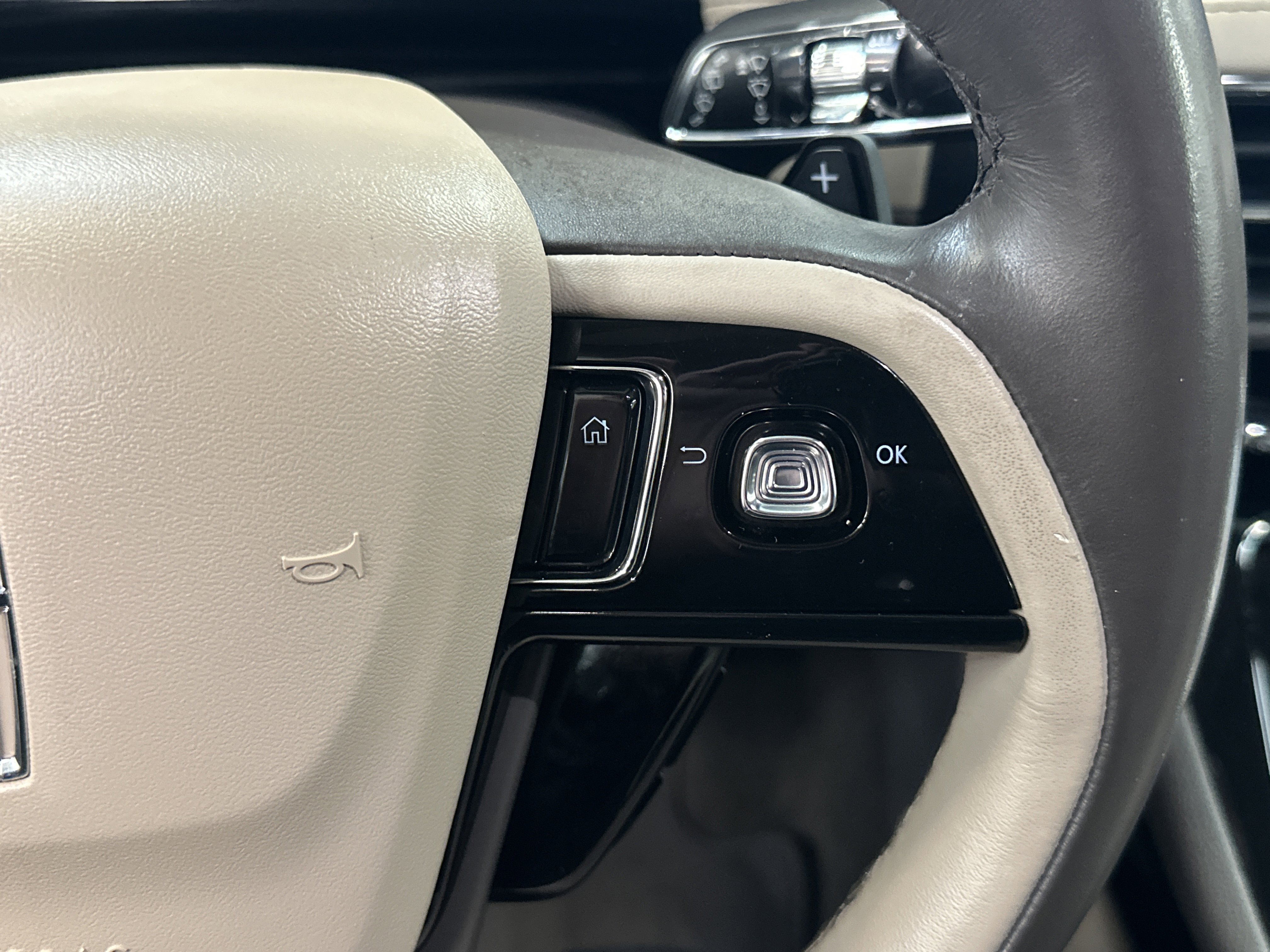 Used 2021 Lincoln Corsair AWD image 28