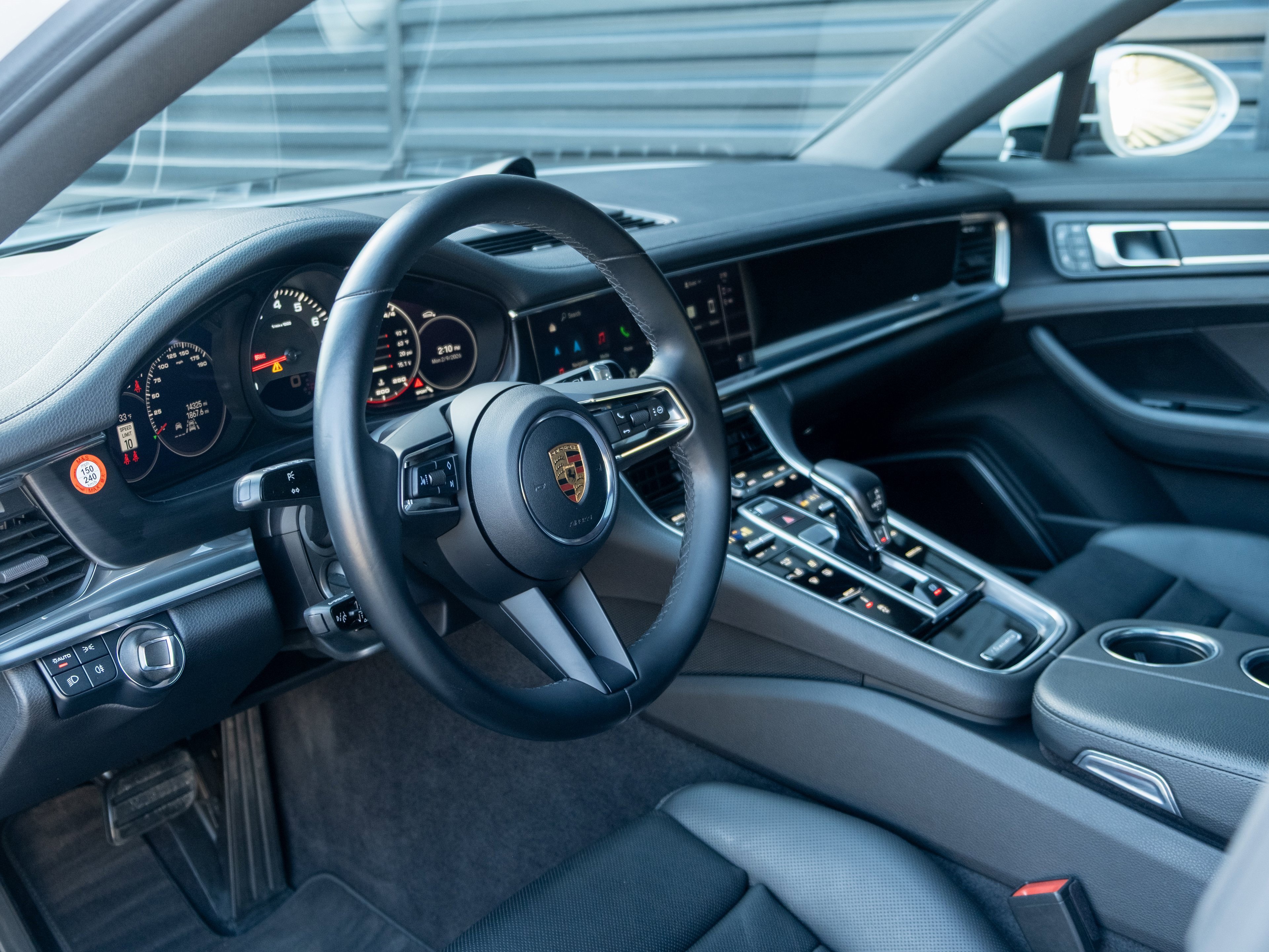 Certified 2023 Porsche Panamera 4 Platinum Edition image 4