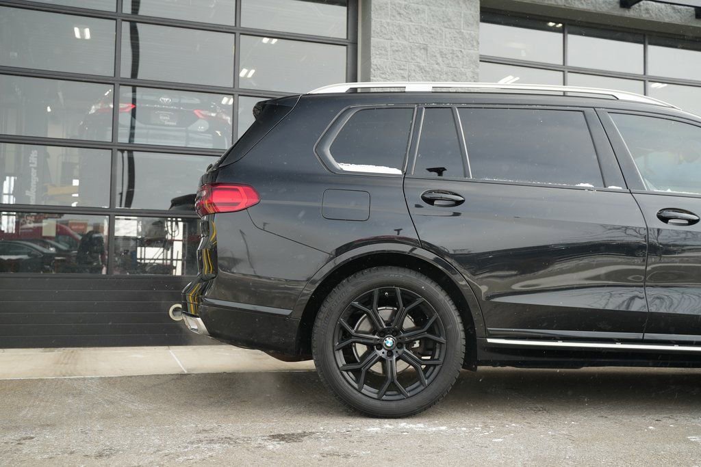 Used 2020 BMW X7 xDrive40i w/ Luxury Seating Package image 13