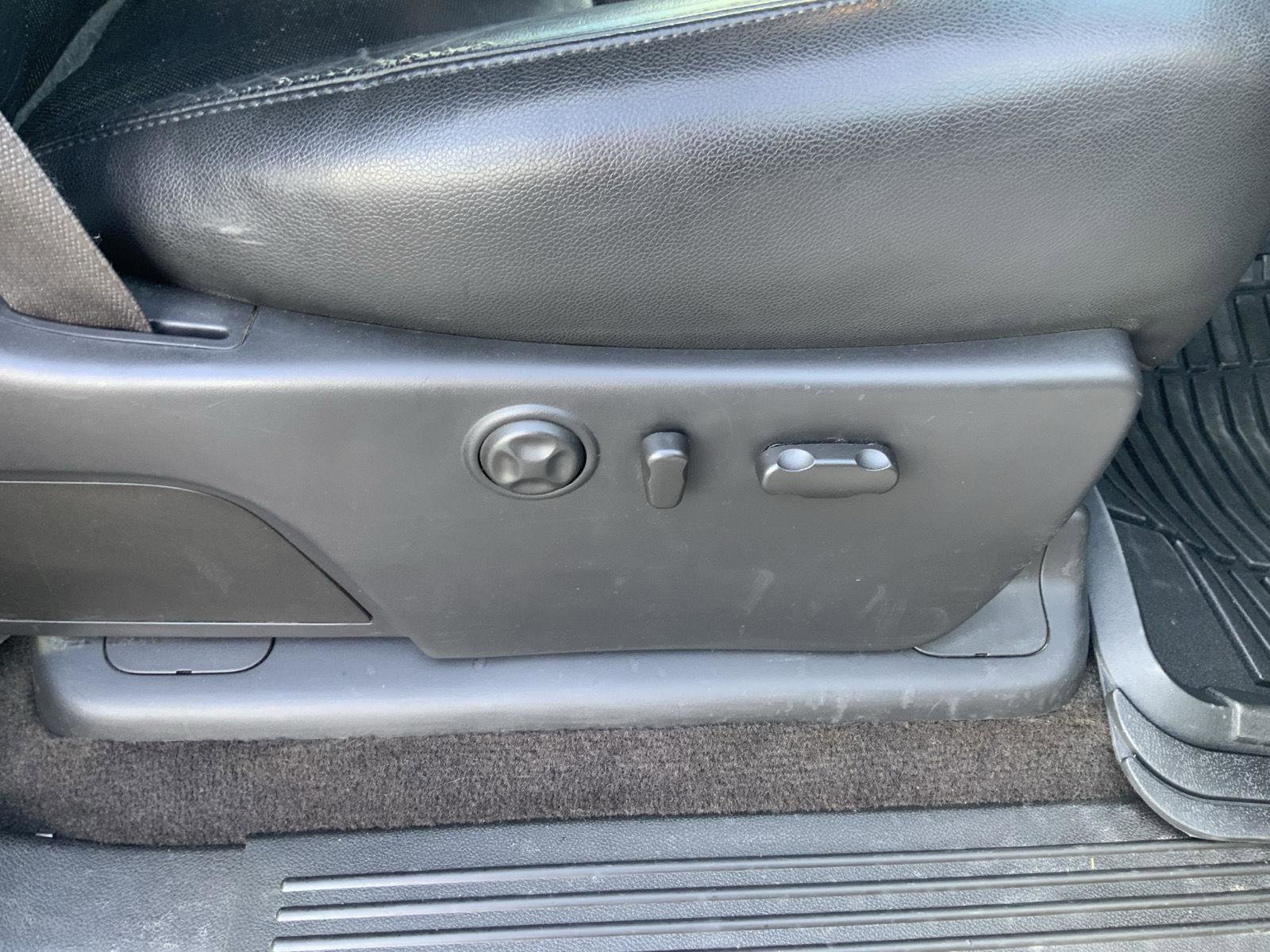 Used 2014 GMC Sierra 2500 SLT w/ SLT Convenience Package image 58