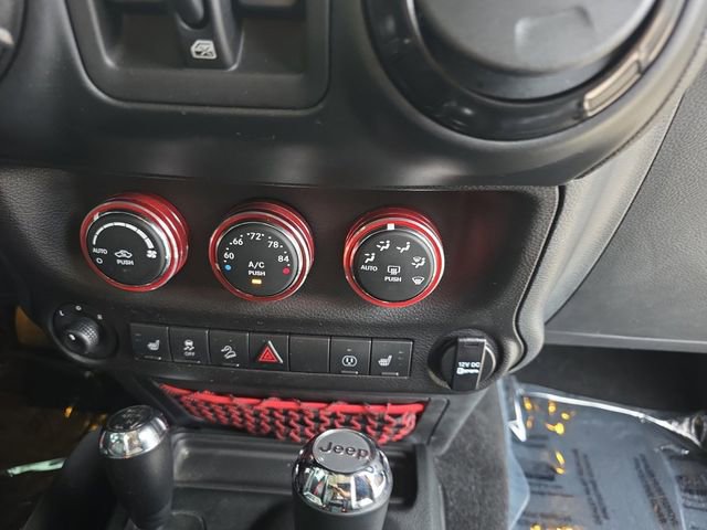 Used 2017 Jeep Wrangler Unlimited Rubicon image 4