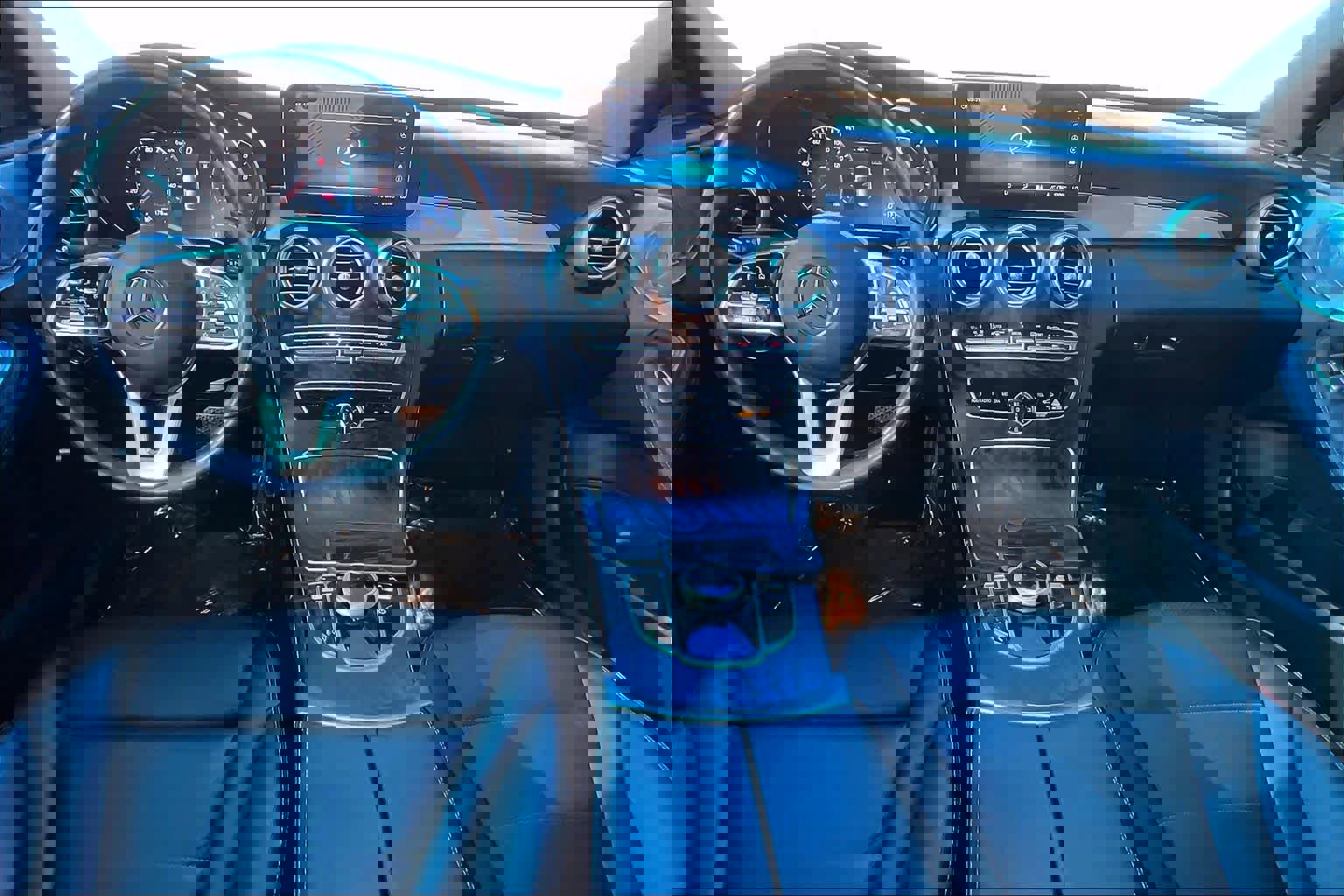 Used 2021 Mercedes-Benz C 300 Sedan w/ Premium Package image 16