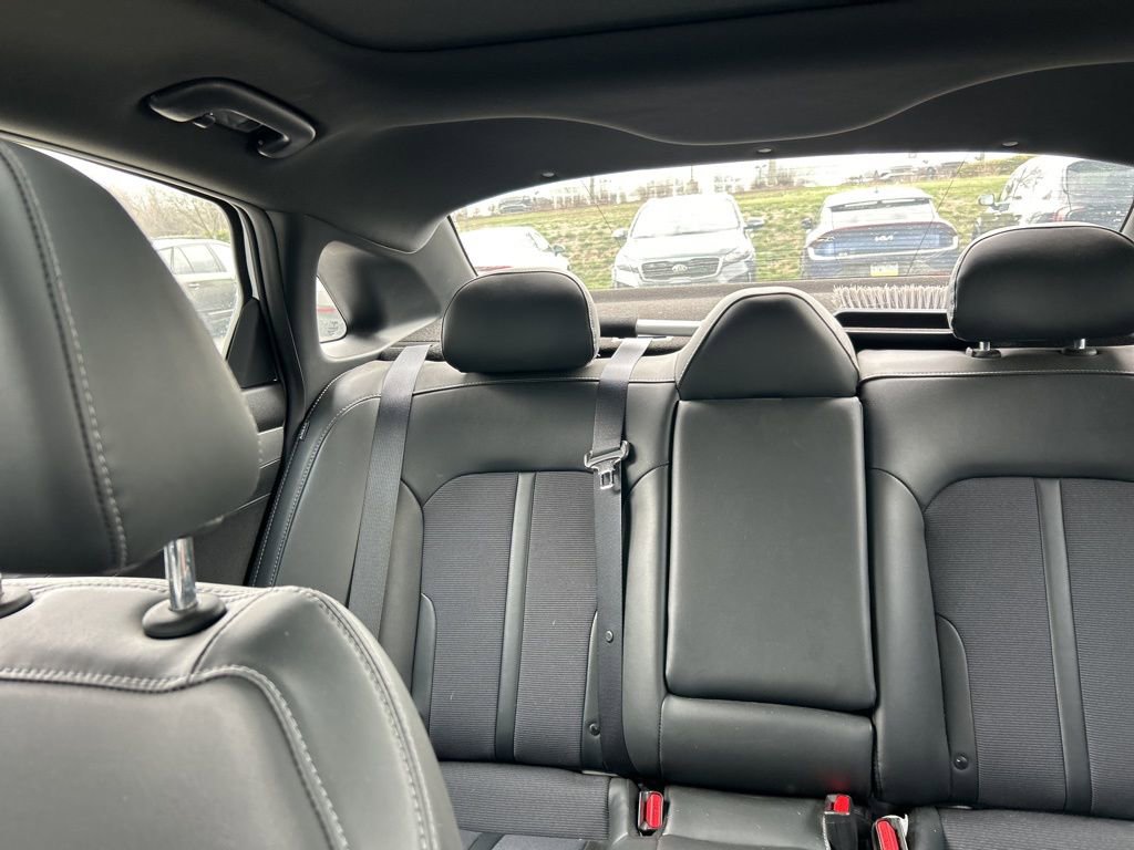 Used 2023 Kia K5 GT-Line image 13