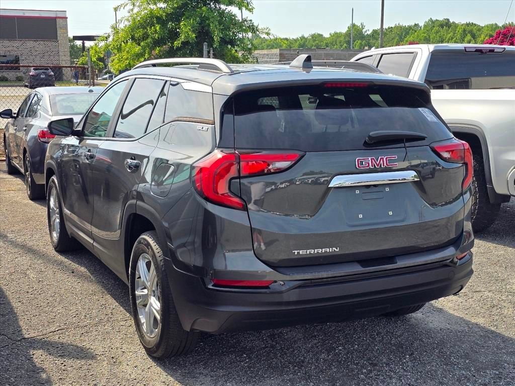 Used 2021 GMC Terrain SLE w/ Driver Convenience Package FWD image 12
