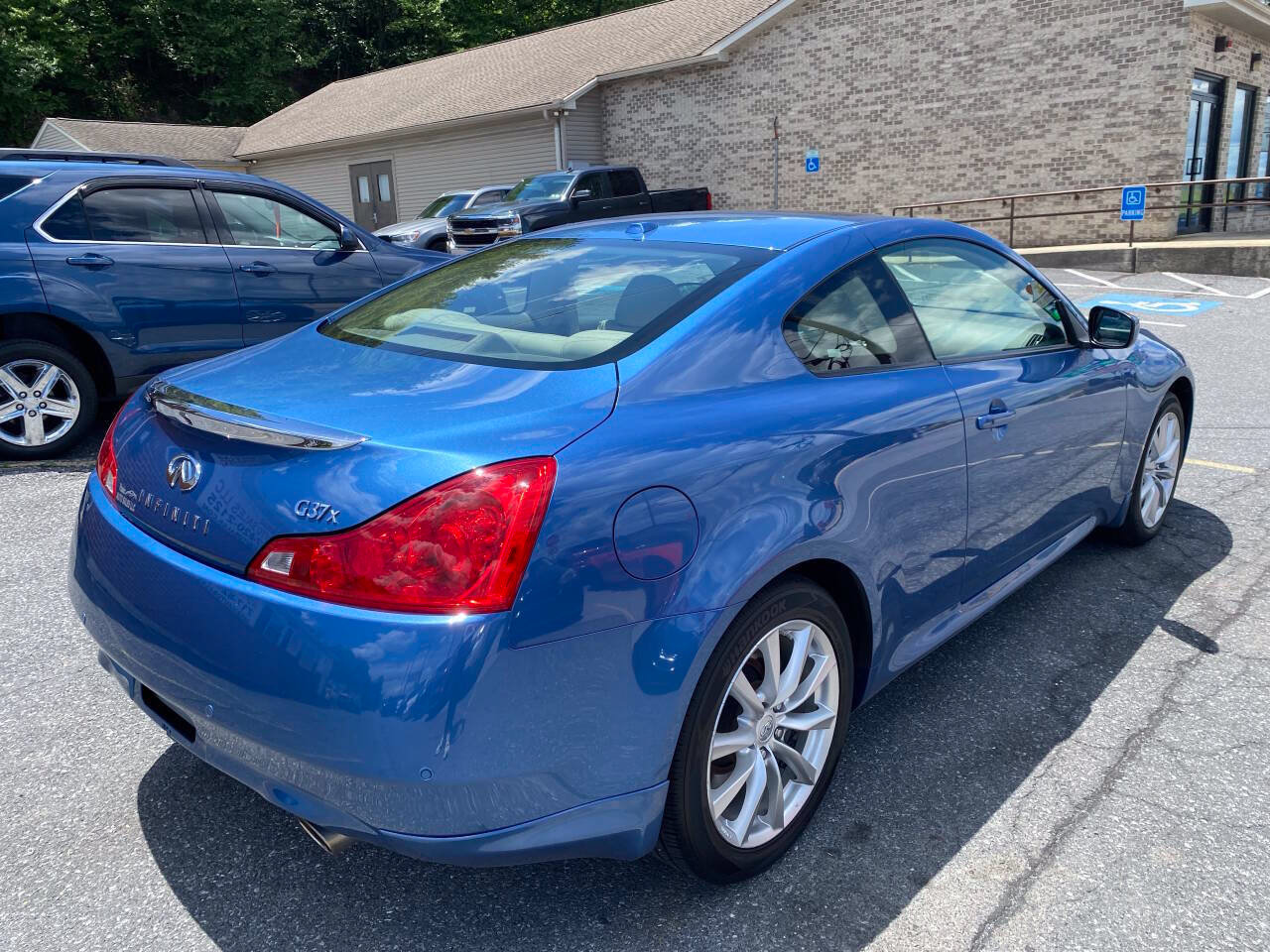 Used 2011 INFINITI G37 x Coupe w/ Premium Pkg AWD/4WD image 5