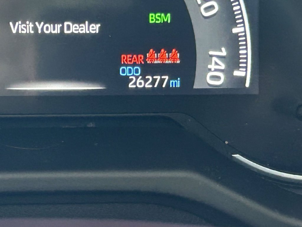 Used 2024 Toyota RAV4 XLE FWD image 27