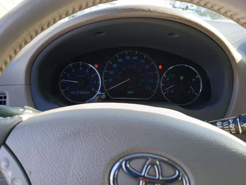 Used 2009 Toyota Sienna XLE image 16