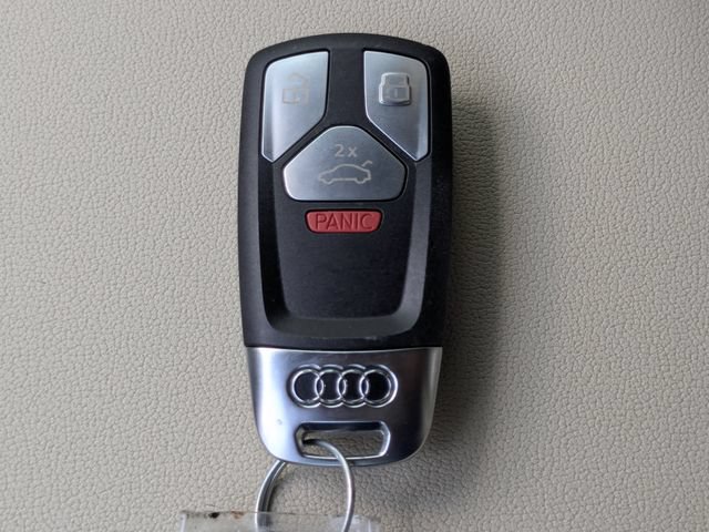 Used 2025 Audi Q5 2.0T Premium AWD/4WD image 35