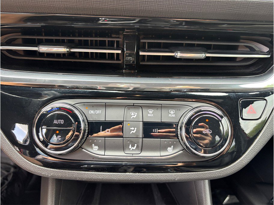 Used 2025 Buick Envista Sport Touring w/ Convenience I Package FWD image 30