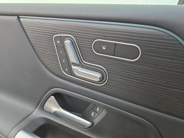 New 2026 Mercedes-Benz GLB 250 4MATIC image 23