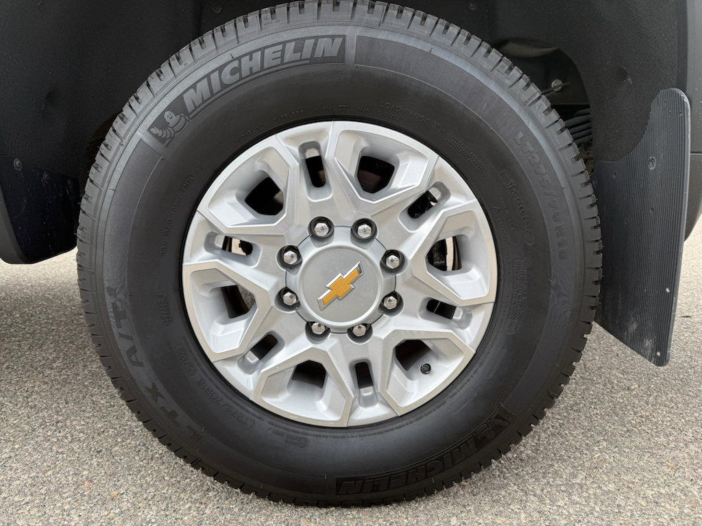 Used 2024 Chevrolet Silverado 3500 LTZ image 9