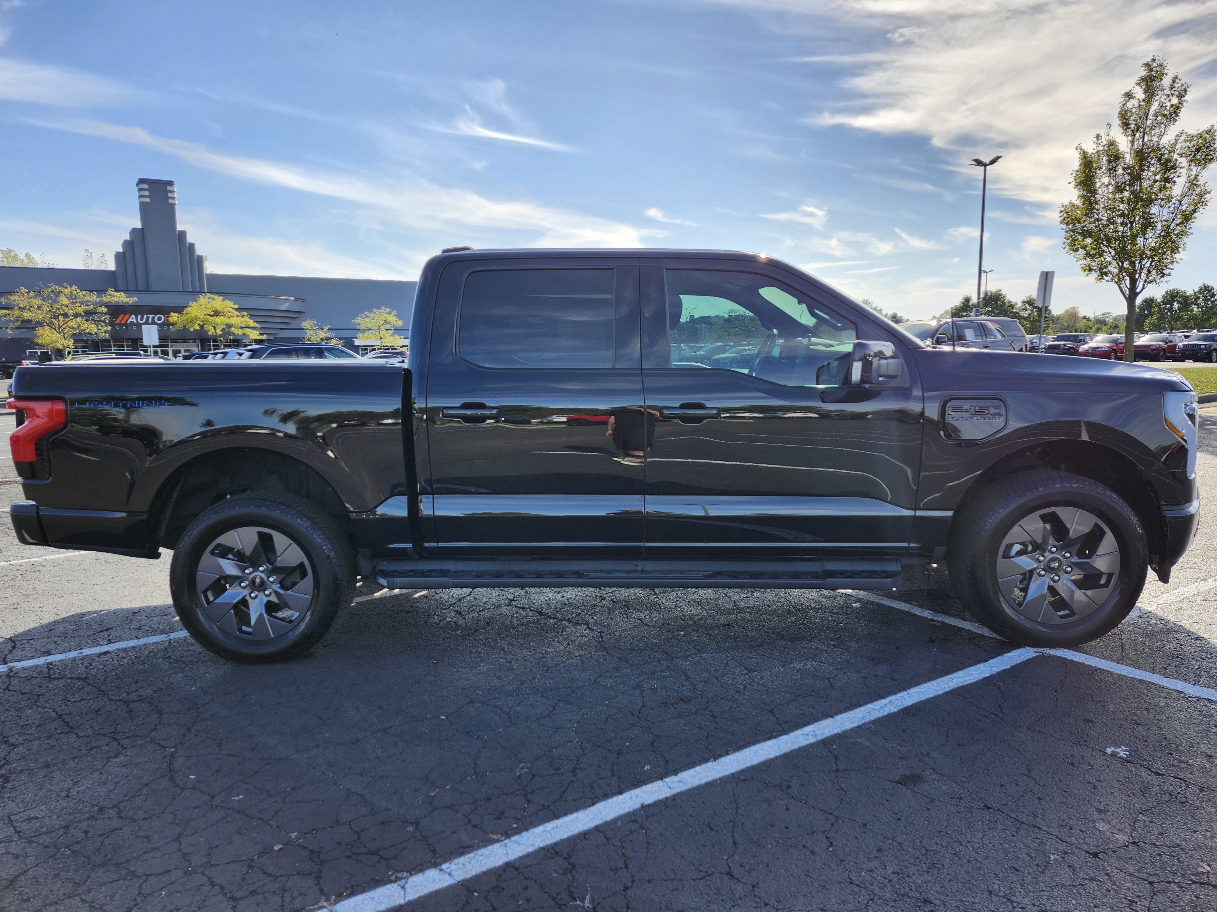 Used 2023 Ford F150 Lightning Lariat image 12