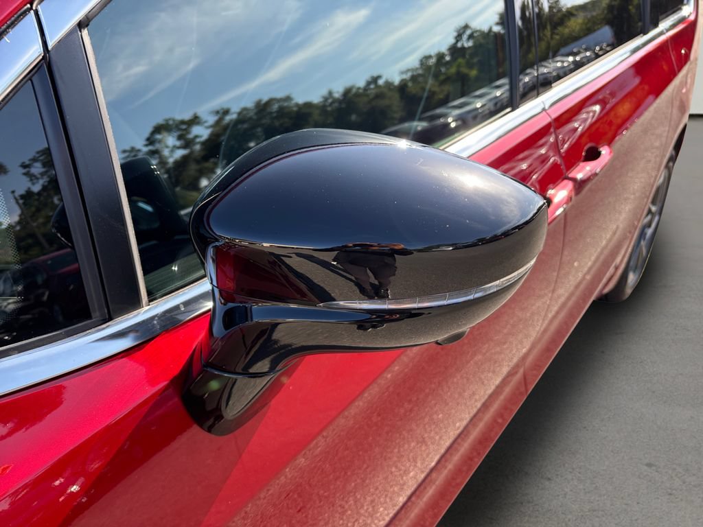 New 2027 Chrysler Pacifica Limited AWD/4WD image 11