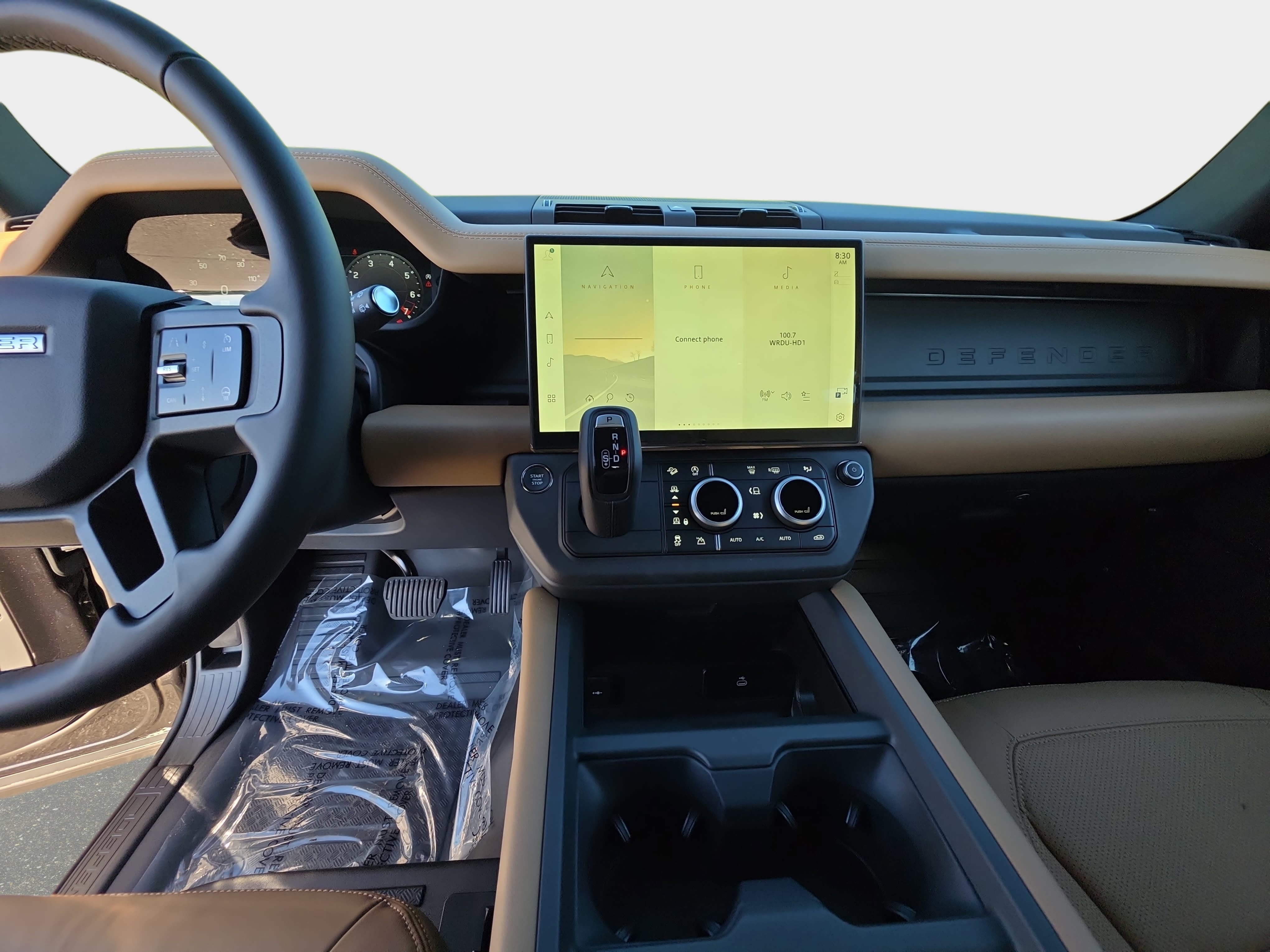 New 2026 Land Rover Defender 130 X-Dynamic SE AWD/4WD image 21