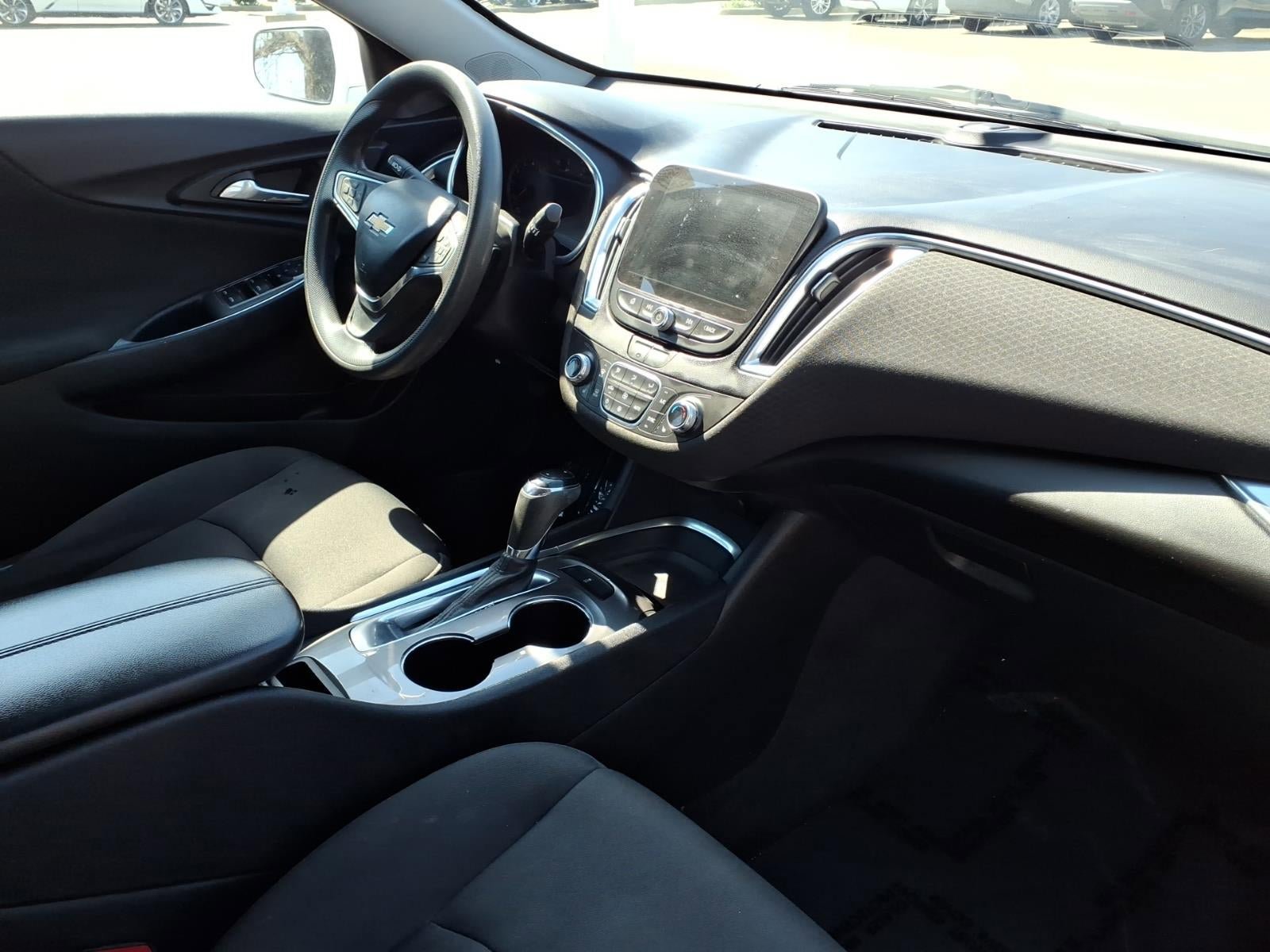 Used 2020 Chevrolet Malibu LT FWD image 17