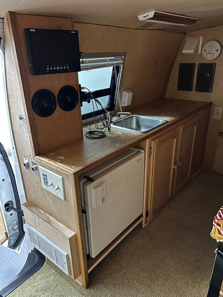 Used 2001 Dodge B3500 image 14