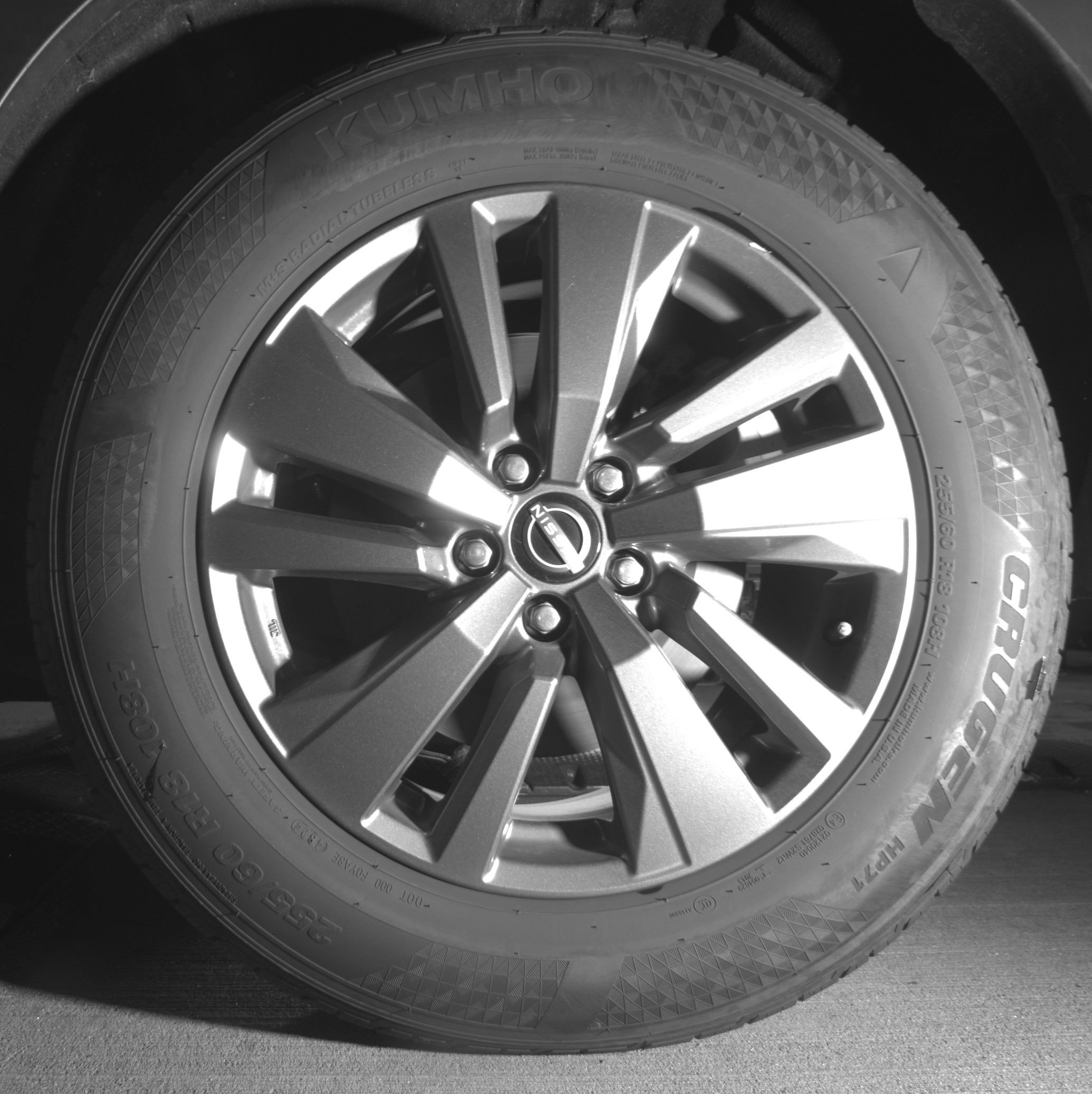 Used 2025 Nissan Pathfinder SV image 14