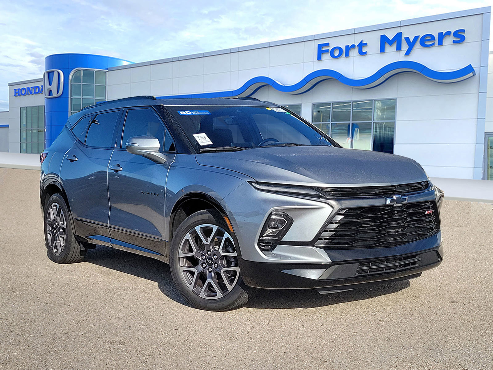 Used 2023 Chevrolet Blazer RS w/ Driver Confidence II Package FWD image 1