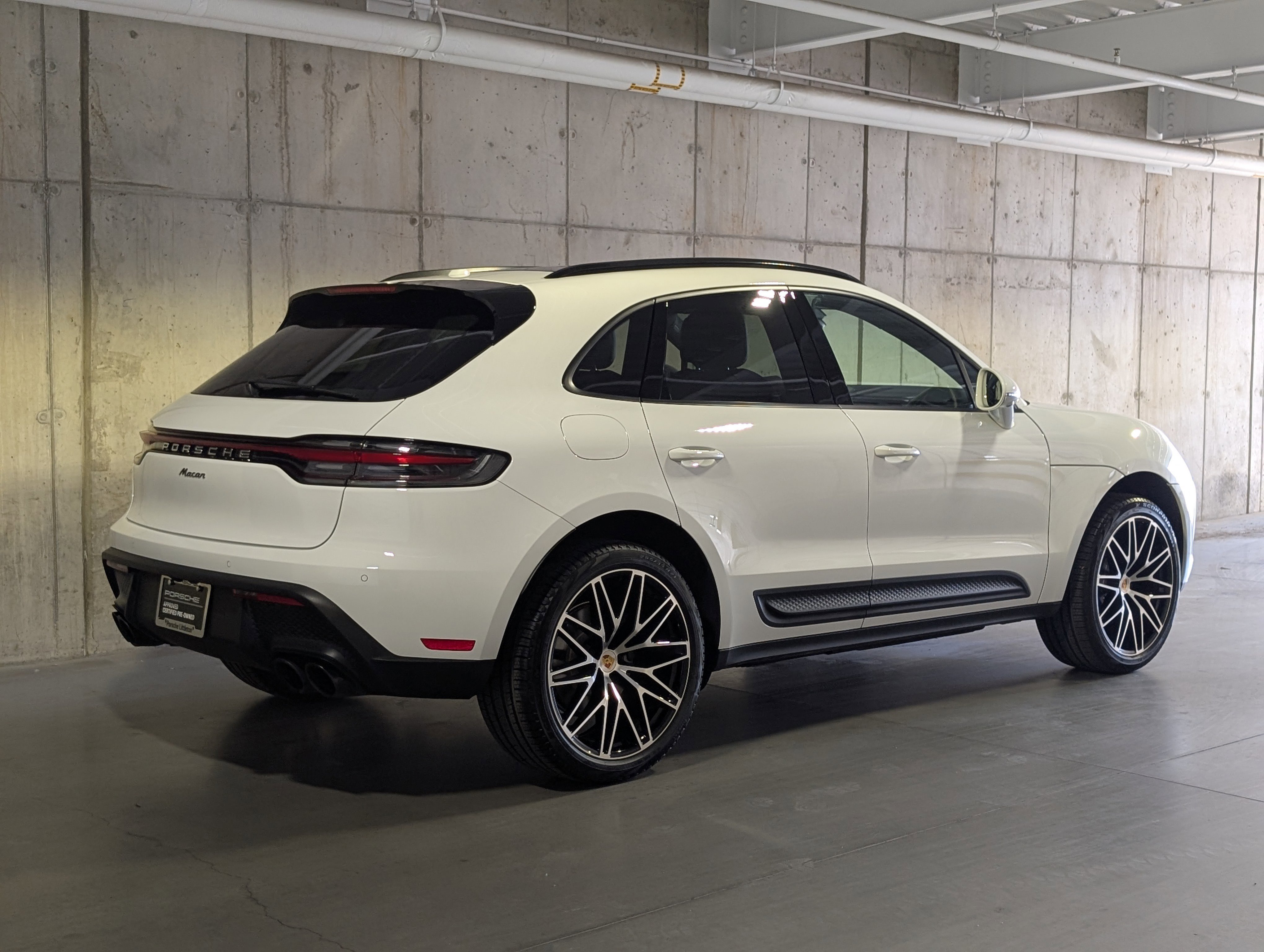 Certified 2026 Porsche Macan AWD/4WD image 9