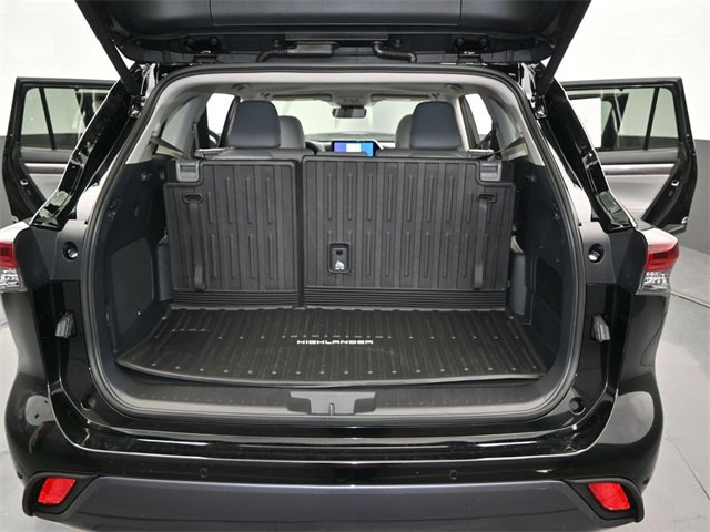 New 2026 Toyota Highlander Limited image 15