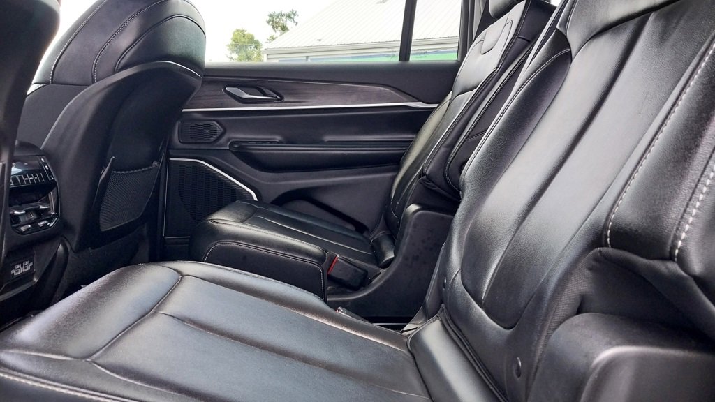 Used 2022 Jeep Grand Cherokee L Limited image 18