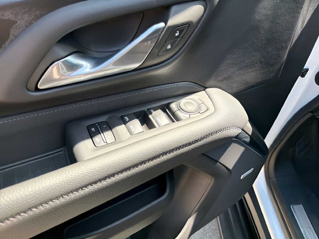 Used 2022 GMC Yukon Denali AWD/4WD image 18