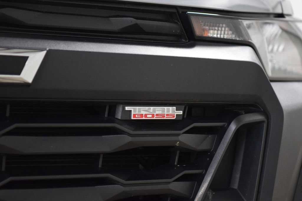 Used 2024 Chevrolet Colorado Trail Boss w/ Technology Package AWD/4WD image 14
