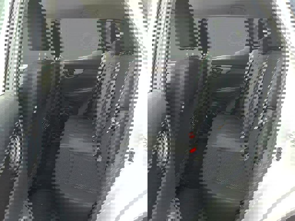 Used 2020 Nissan Rogue Sport S image 4