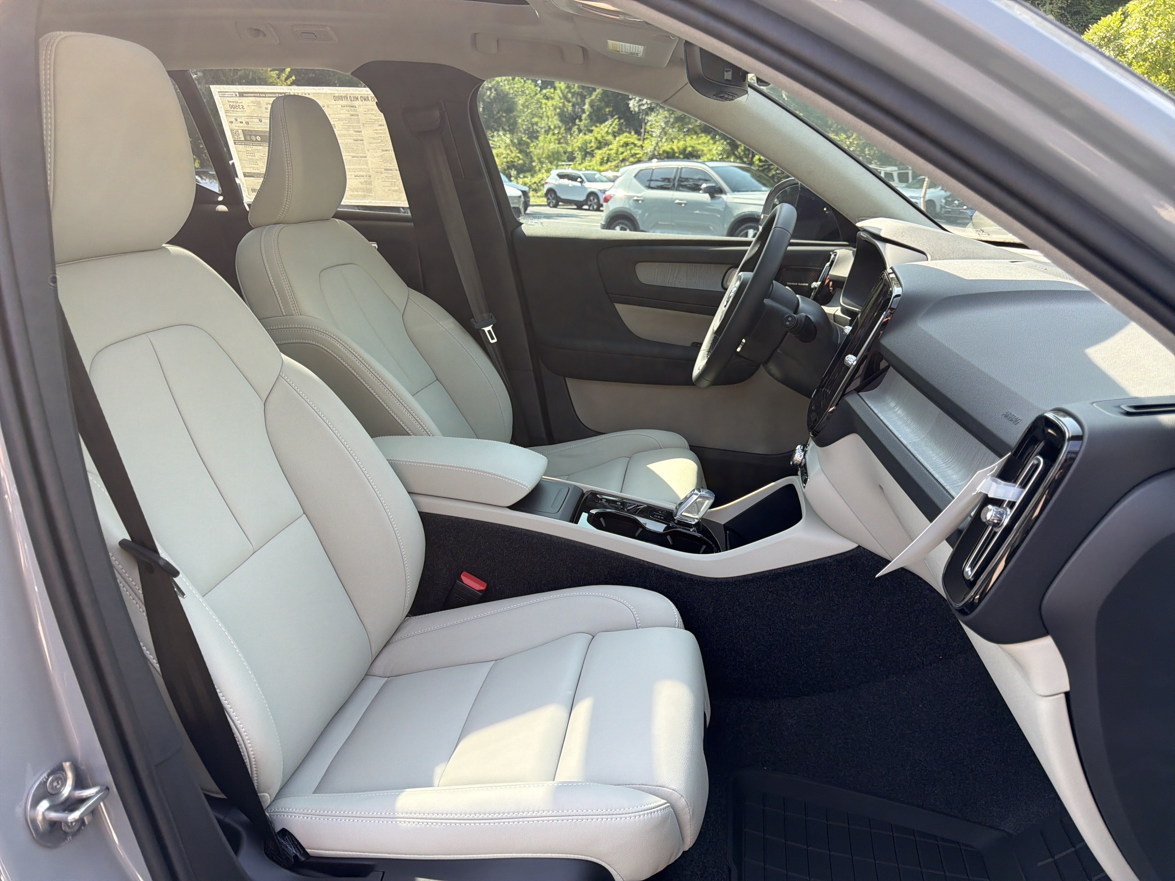 New 2026 Volvo XC40 B5 Ultra w/ Protection Package Premier AWD/4WD image 21