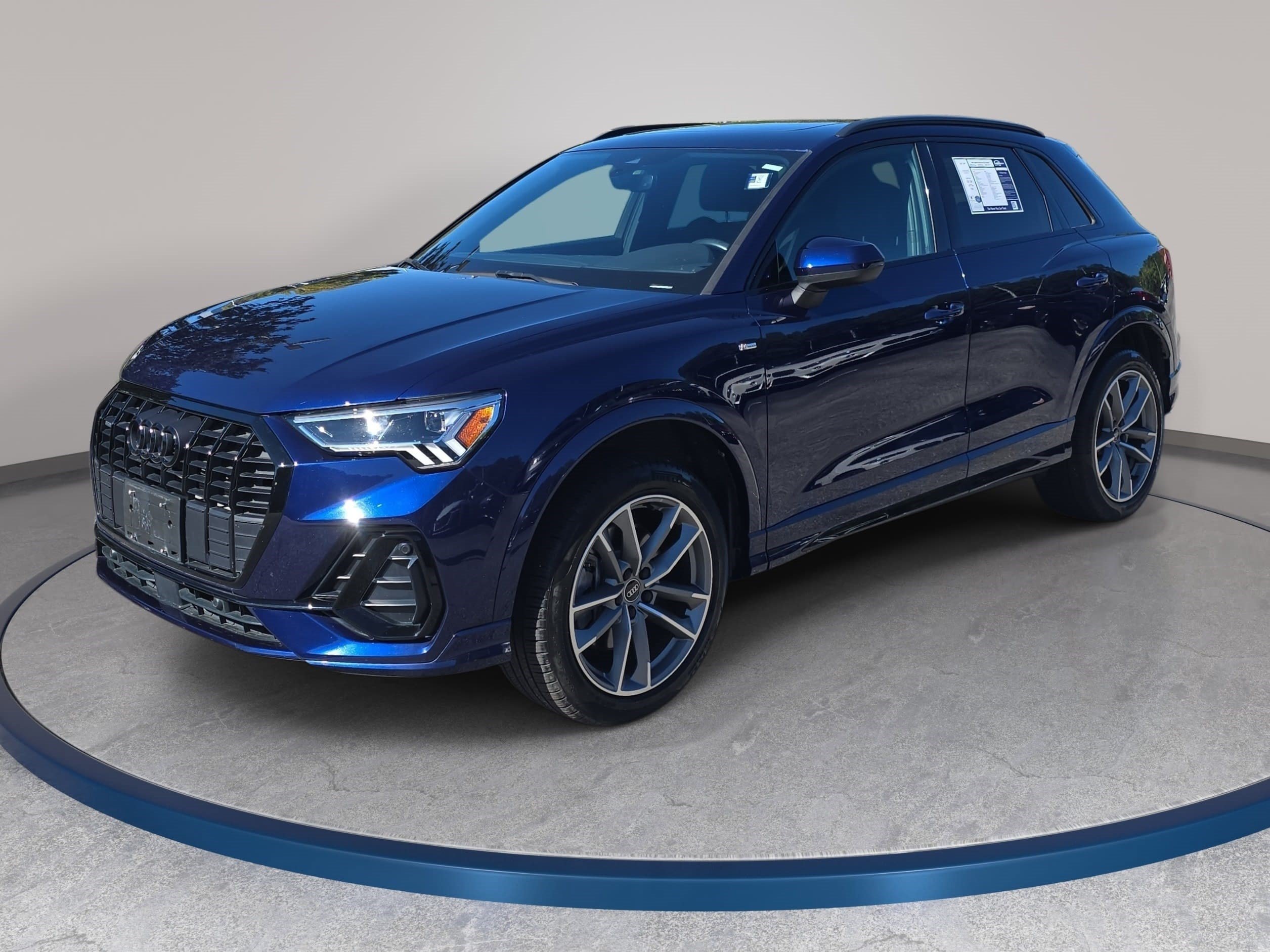 Used 2023 Audi Q3 2.0T Premium w/ Black Optic Sport Package AWD/4WD image 1