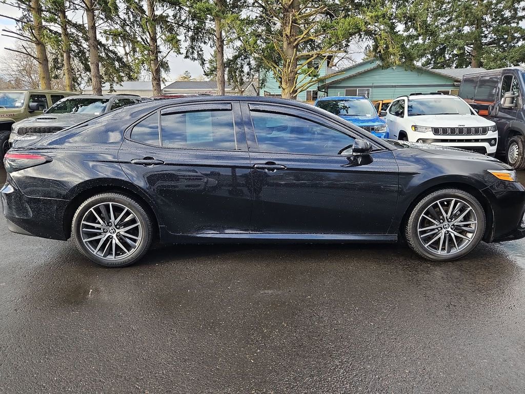 Used 2023 Toyota Camry XLE w/ Cold Weather Package image 8