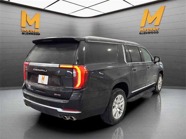 Used 2025 GMC Yukon XL Denali image 7