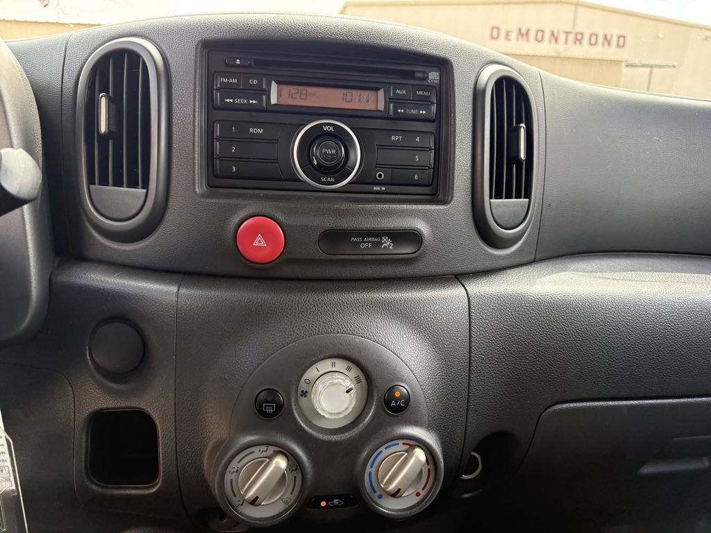 Used 2010 Nissan Cube 1.8 w/ Interior Designer Pkg FWD image 17