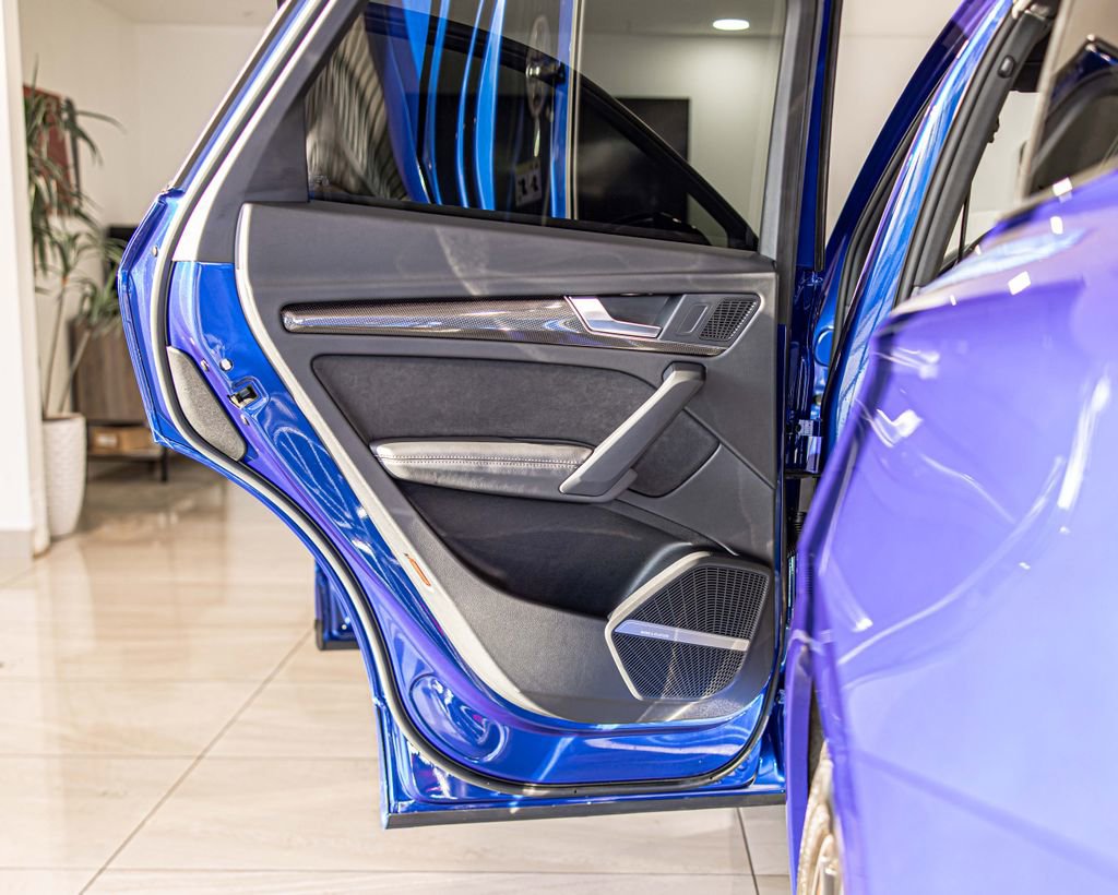 Used 2025 Audi SQ5 Premium Plus w/ Premium Plus Package image 37