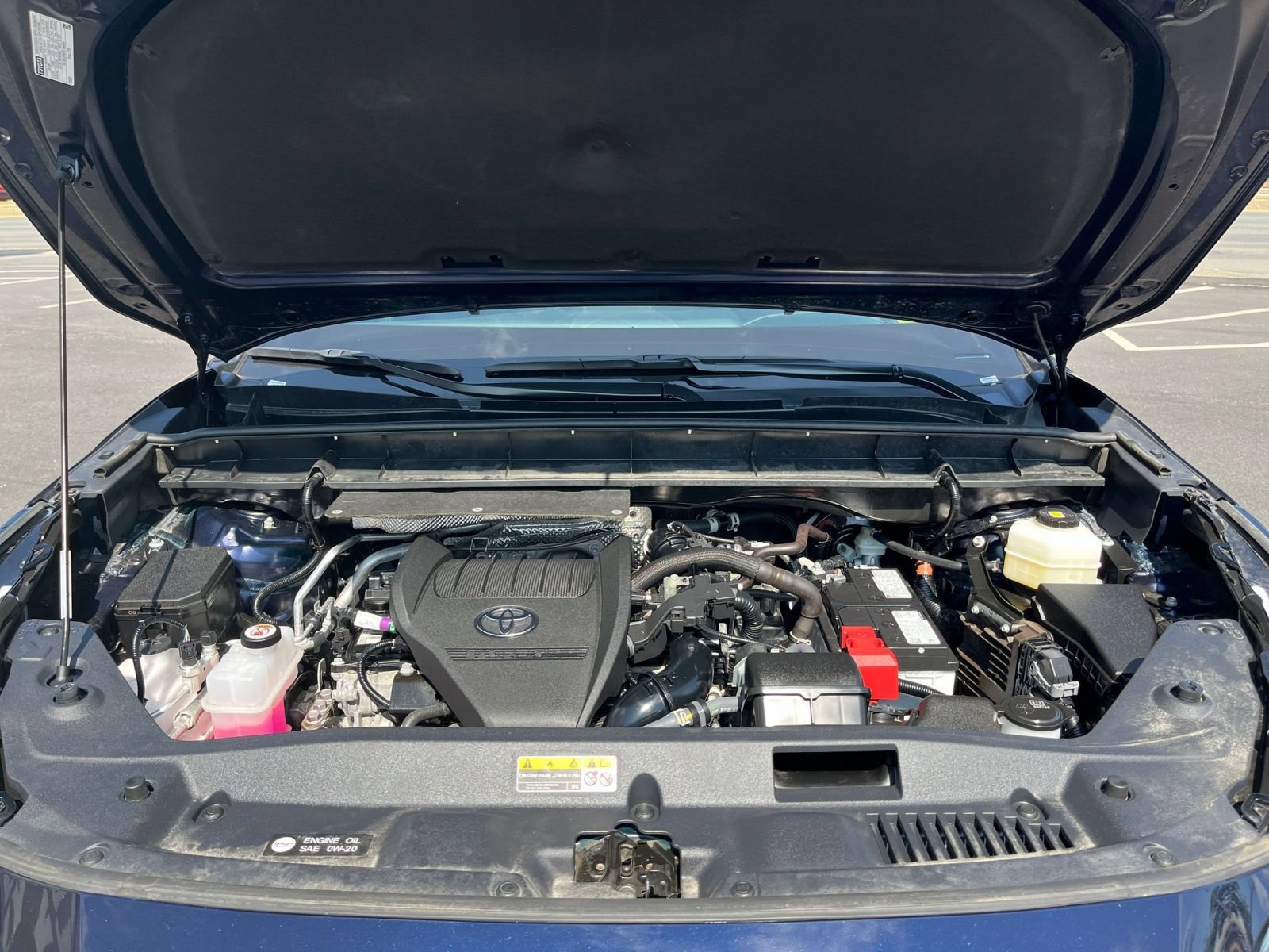 Used 2025 Toyota Highlander LE FWD image 36