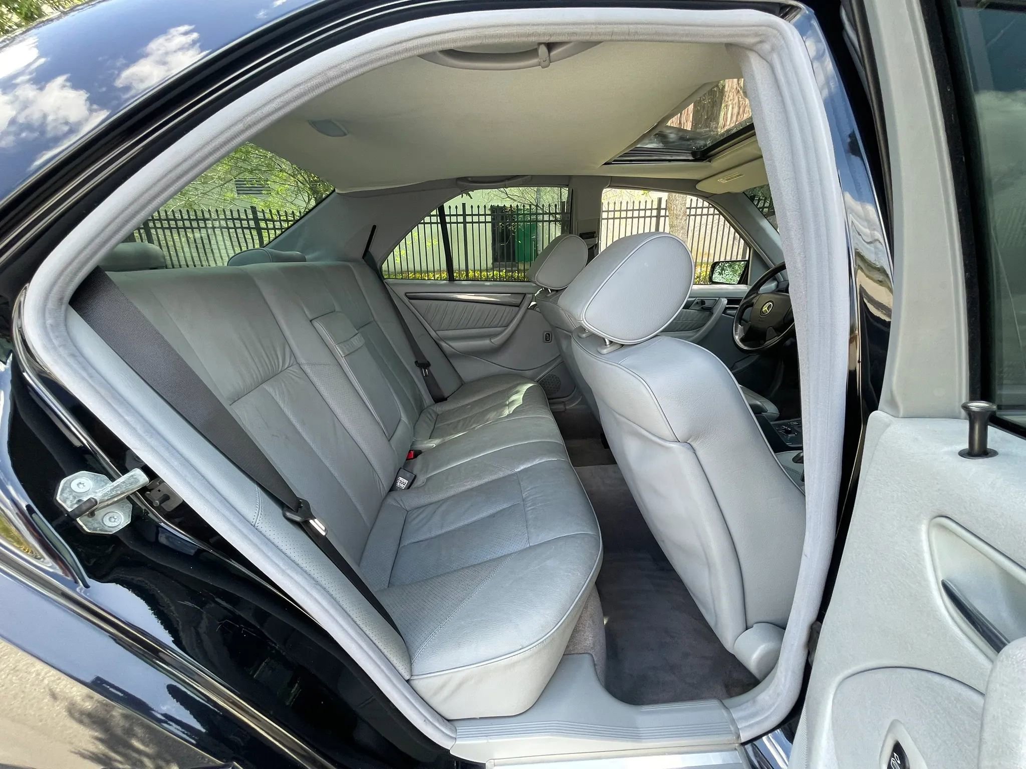 Used 1999 Mercedes-Benz C 280 Sedan image 22