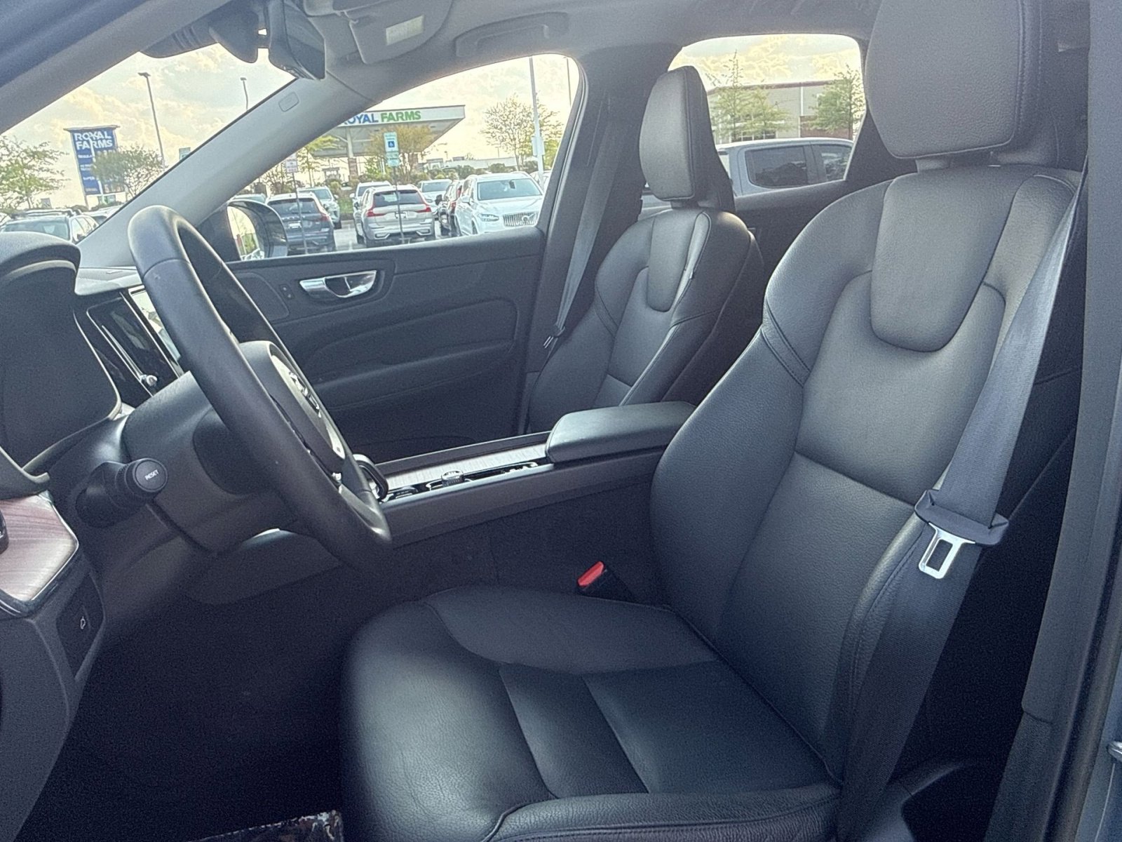 Certified 2023 Volvo XC60 B5 Plus w/ Climate Package AWD/4WD image 13
