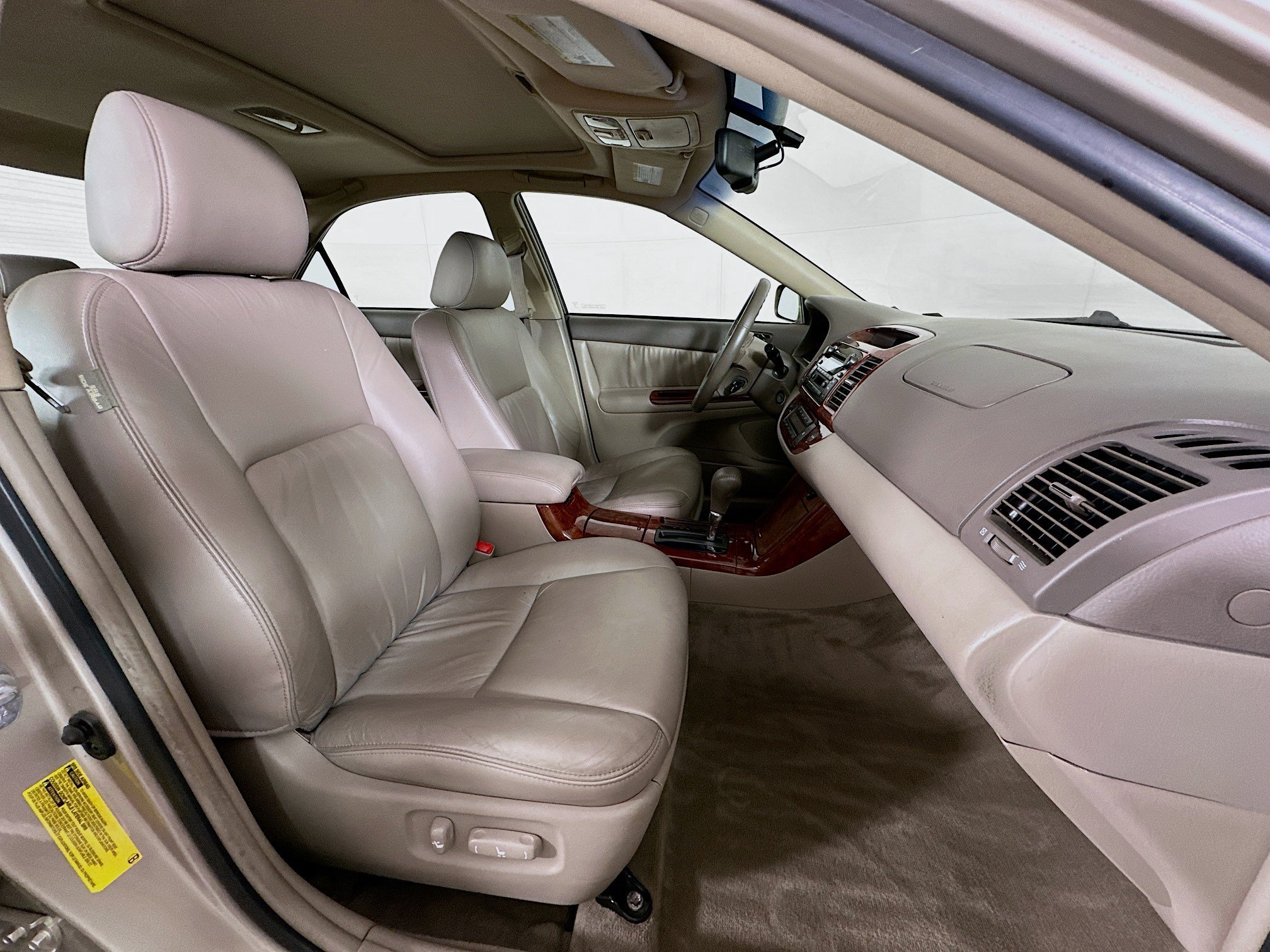 Used 2006 Toyota Camry XLE FWD image 28
