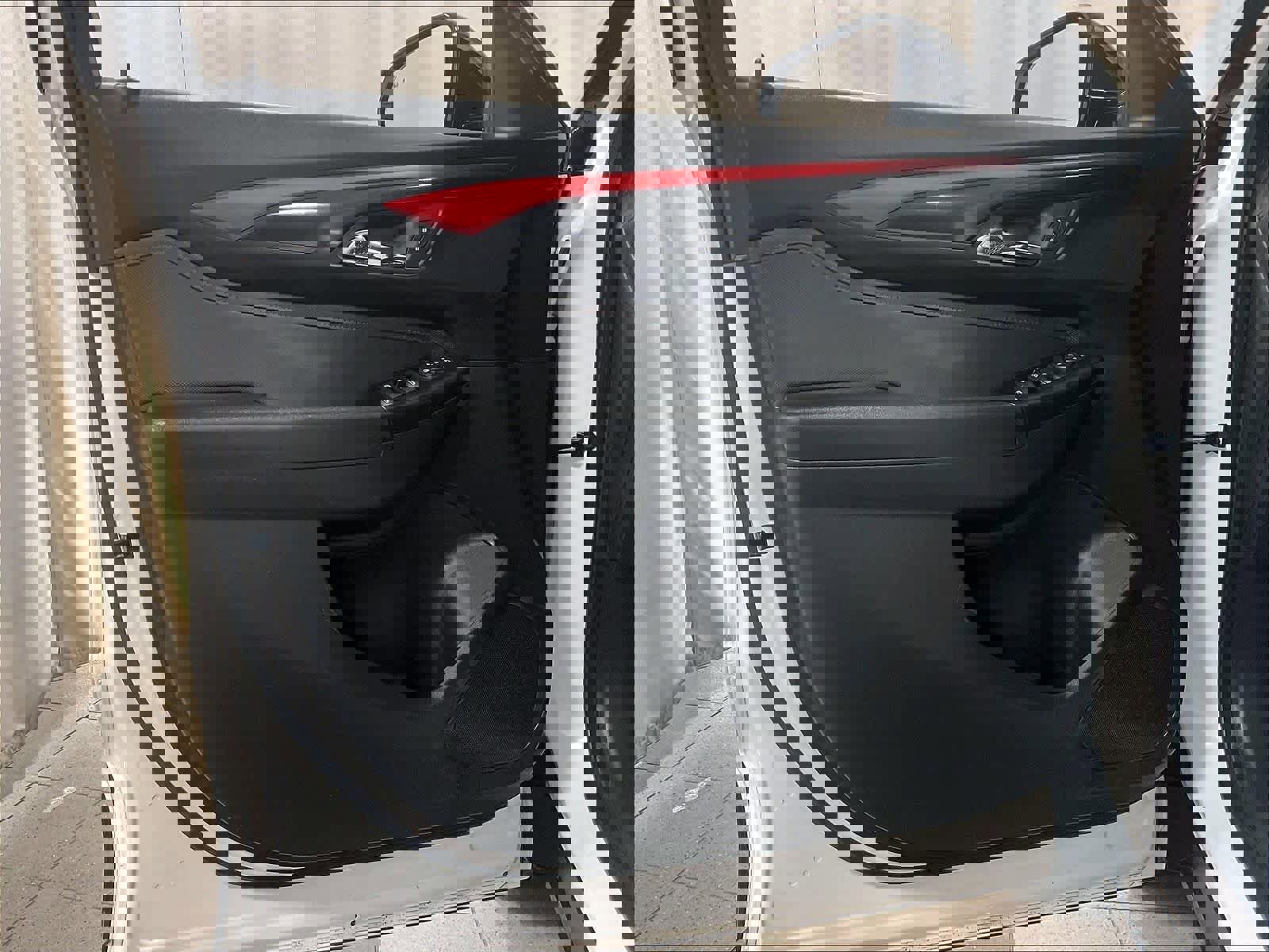 Used 2024 Chevrolet TrailBlazer RS w/ Driver Confidence Package image 9