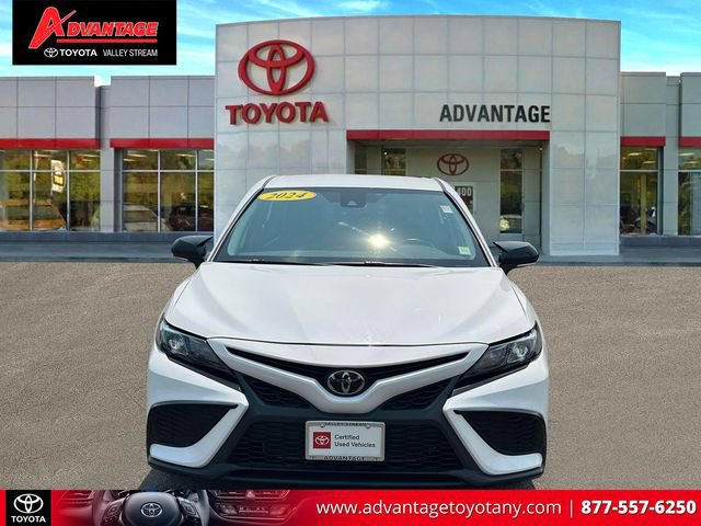 Used 2024 Toyota Camry SE w/ Cold Weather Package FWD image 2