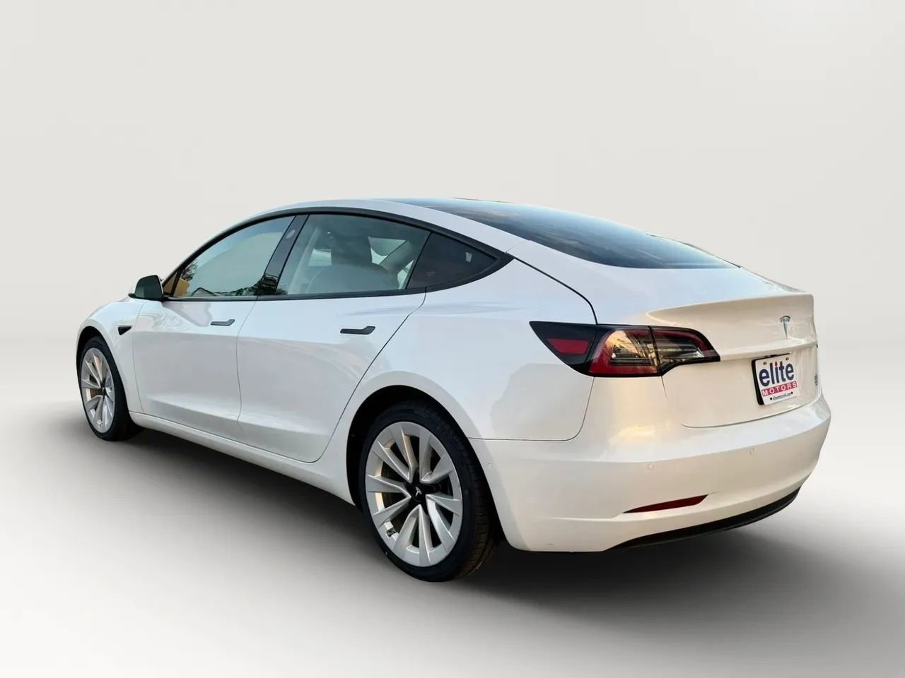 Used 2022 Tesla Model 3 Standard Range RWD image 5