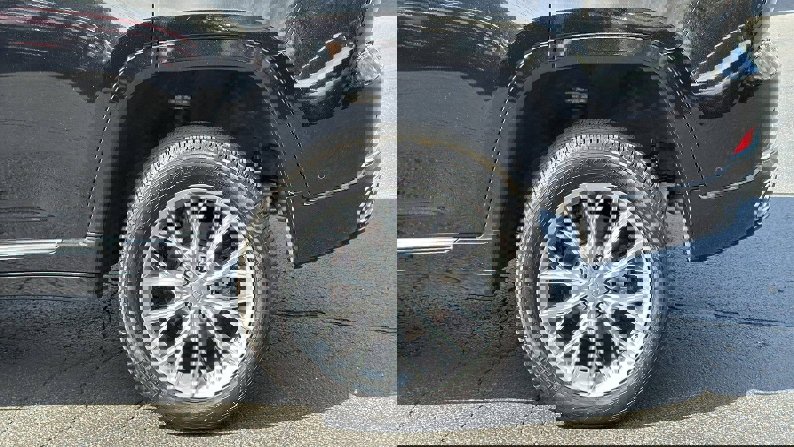 Certified 2024 Jeep Grand Cherokee Summit w/ Adv Protech Group IV image 4