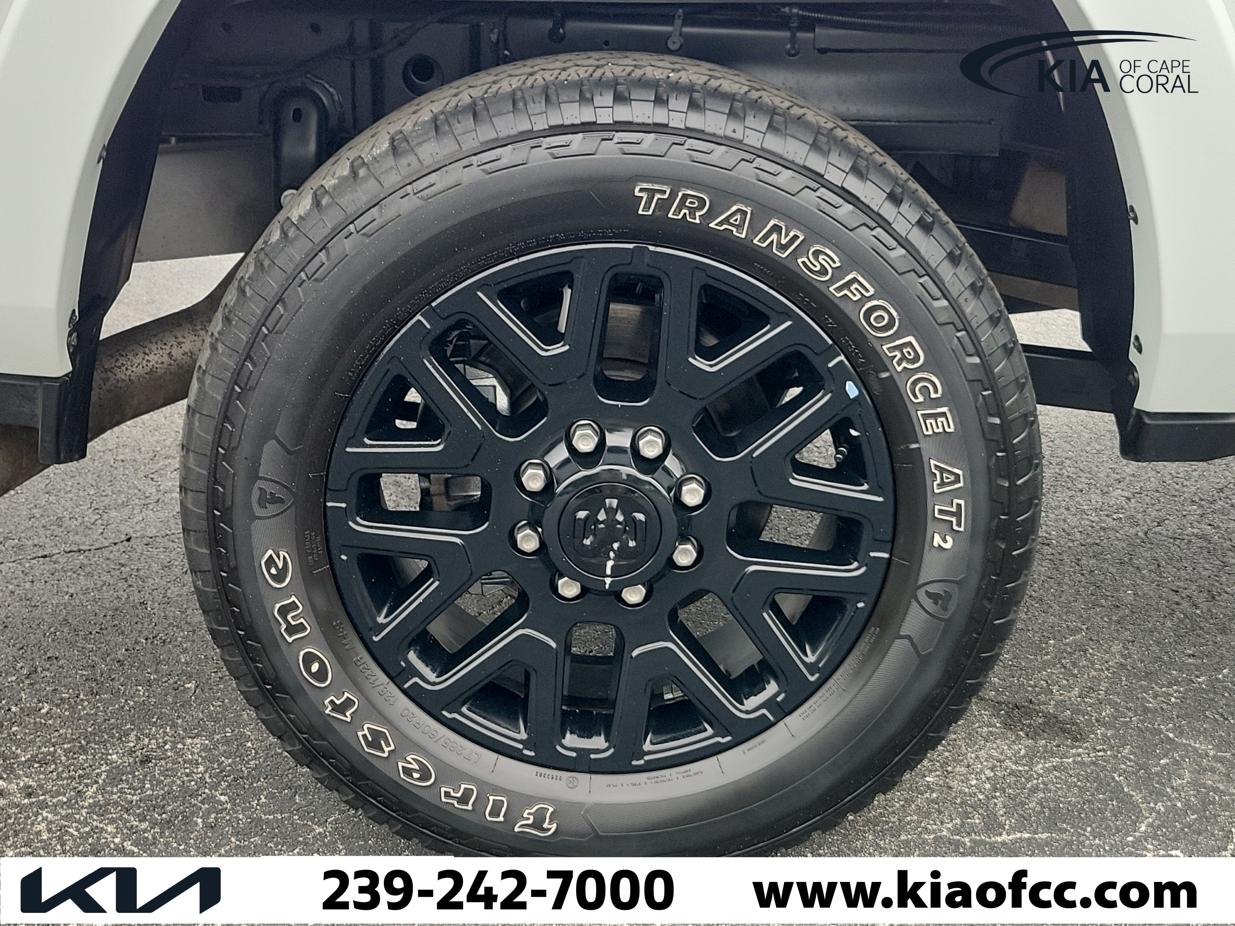 Used 2025 RAM 2500 Limited AWD/4WD image 9