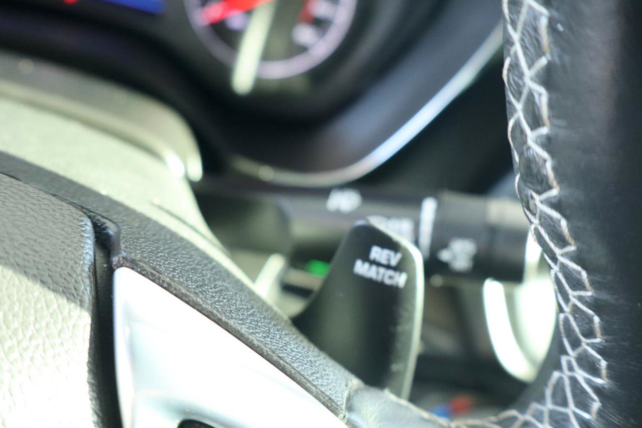 Used 2022 Chevrolet Camaro LT RWD image 25