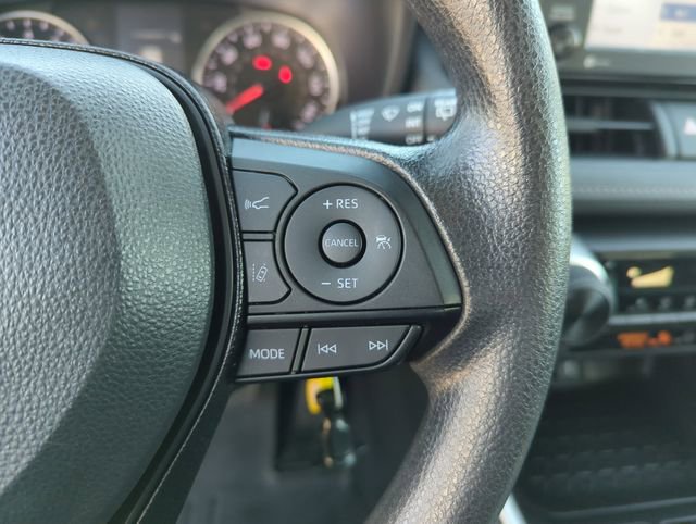 Used 2021 Toyota RAV4 LE image 22