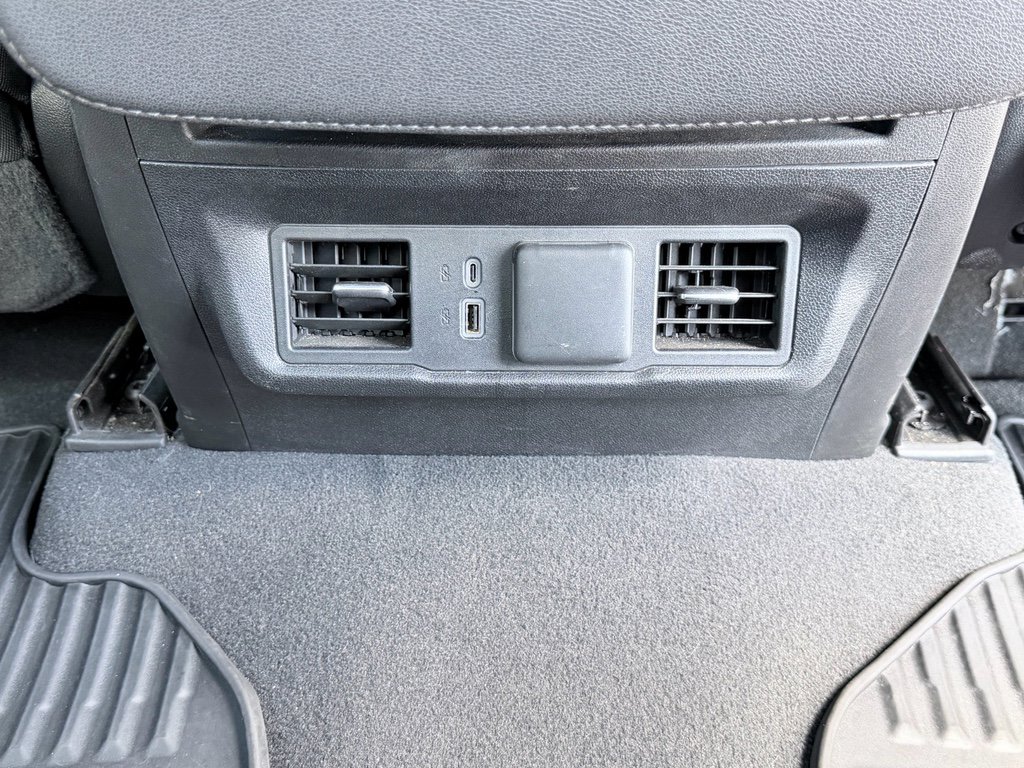 Used 2024 GMC Sierra 1500 SLE image 25